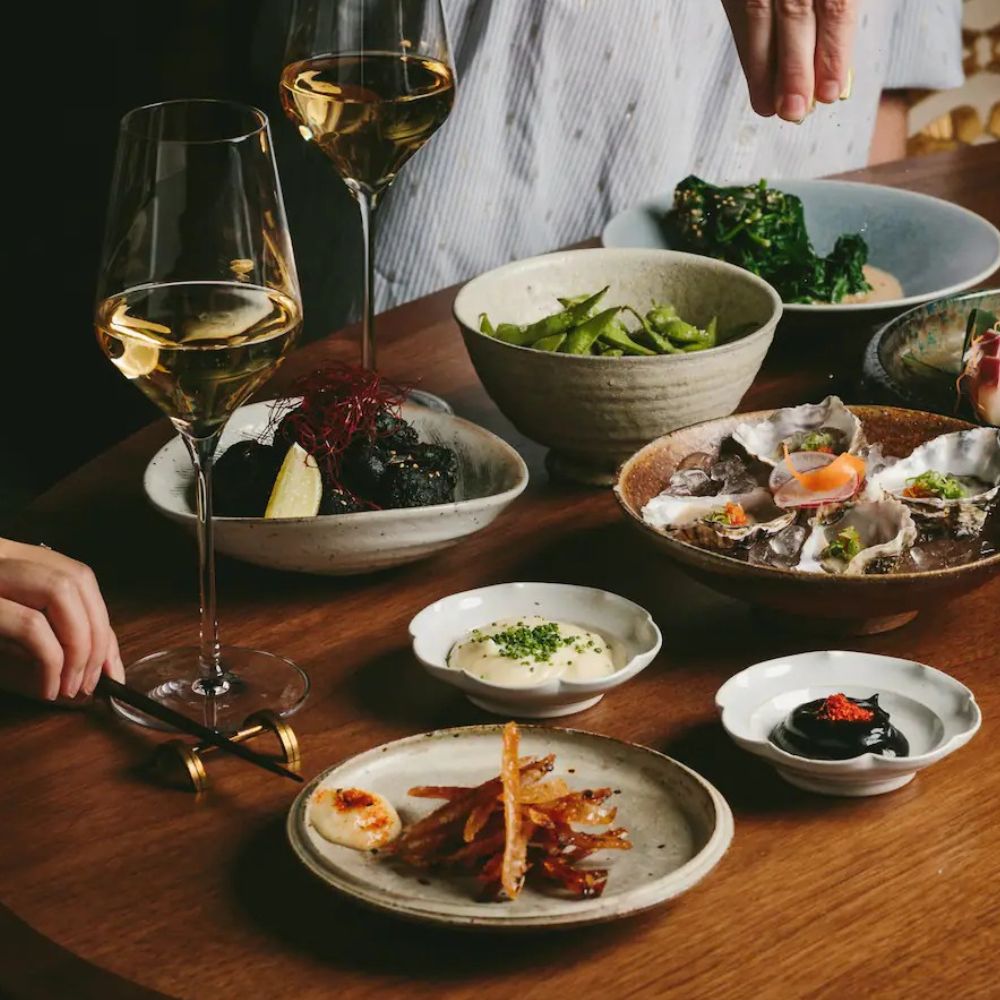 Join an intimate evening at The Aubrey, the opulent Japanese izakaya at the Mandarin Oriental. This exclusive dining experience brings together 20 guests for a night of great food, engaging conversation, and new connections in one of London’s most luxurious settings.