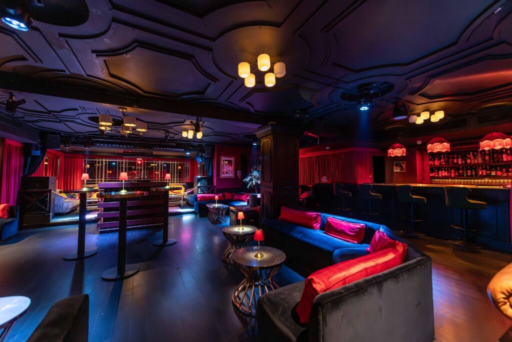 Join 120 guests for an exclusive Cocktails & Conversation Saturday evening at Maison Close, one of Mayfair’s newest and most talked-about hotspots — intimate, atmospheric, and effortlessly chic.